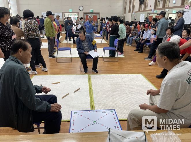 제12회 남구 노인지회장기 윷놀이대회 성황리에 개최