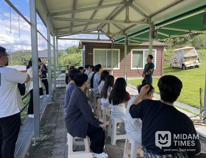 경주시 화랑마을 청소년운영위원회와 대구 수성구청소년수련원 청소년운영위원회가 20일부터 21일까지 화랑마을에서 교류캠프를 열었다