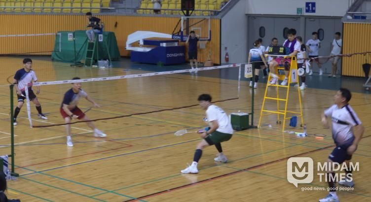 익산서 배드민턴 전설 김동문 업적 담은 대회 열려(2024년 익산쥬얼리배 전국배드민턴대회 1).