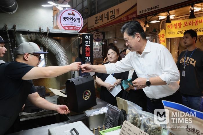 이영훈 미추홀구청장, 추석 앞두고 전통시장 방문