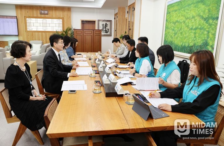 윤건영 교육감, 교육부의 2026 교원 정원 증원 환영 사진 2(26일 교원단체와 간담회)