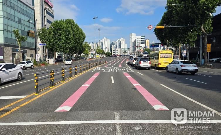 대구 중구, 교통환경 개선사업 완료…보행자·교통약자 안전 강화(색깔유도선 도색, 동부교회~수성병원 일원).