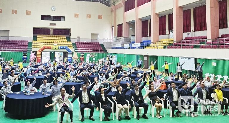 함양군, 치매극복의 날 기념 ‘치매극복 시니어 골든벨’ 성황리 마무리