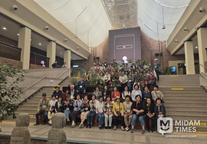 구미강동문화복지회관 청춘대학 수강생 문화탐방 진행