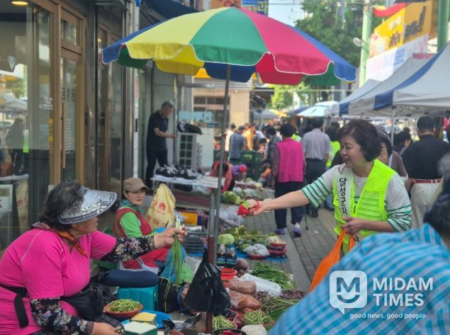 달성군자원봉사센터, 화원전통시장에서 추석명절 캠페인 전개