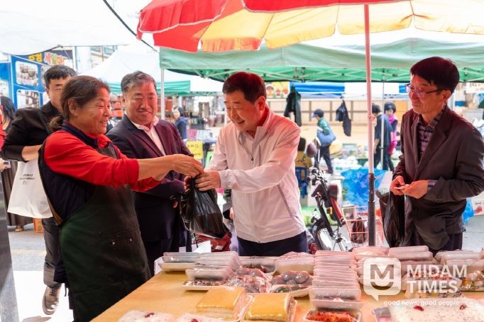 증평군, 추석맞이 전통시장 장보기 행사로 지역경제에 활력