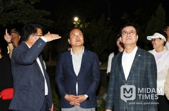 오산대역 일대 아파트 점등식