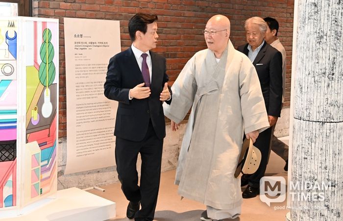 대한불교조계종 안국선원장 수불스님, 2025 진주전통공예비엔날레 행사장 방문