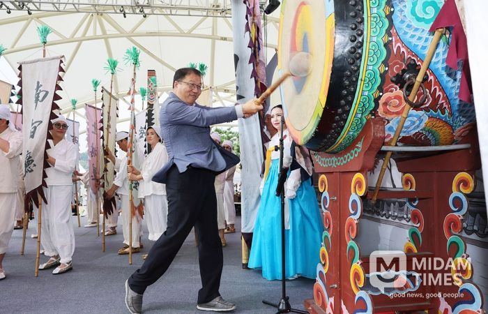 2025년 을사년 마산만날제, 전통과 현대의 조화 속 성료