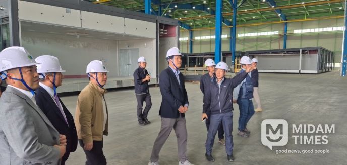 강범석 서구청장, 검단구 임시청사 모듈러 공장 방문