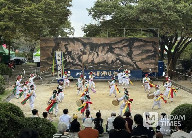 진주시, 2025년 솟대쟁이놀이 상설공연 성황리에 마무리!