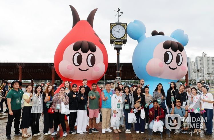 소래포구축제에서 외국인 환승객 K-컬쳐 체험
