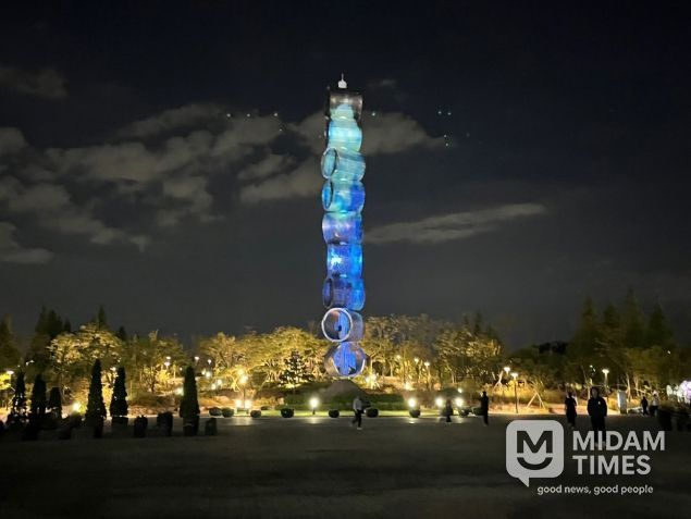 ‘빛의 호수 환상을 비추다 시즌 2’ - 빛의 합주