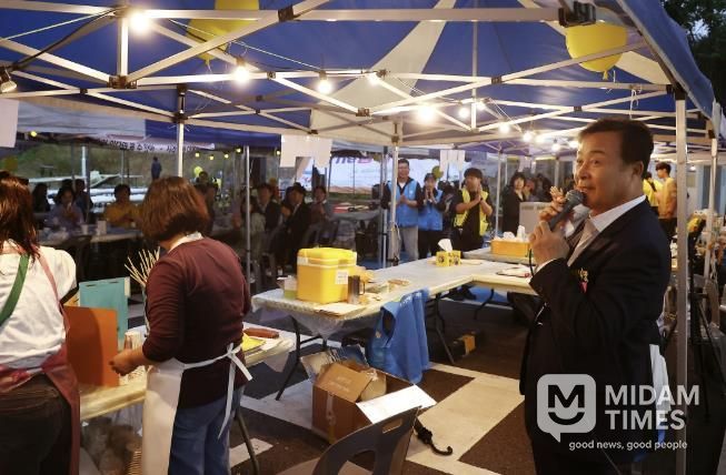 의왕시 (사)행복연대징검다리, 더 함께 바자회 성료