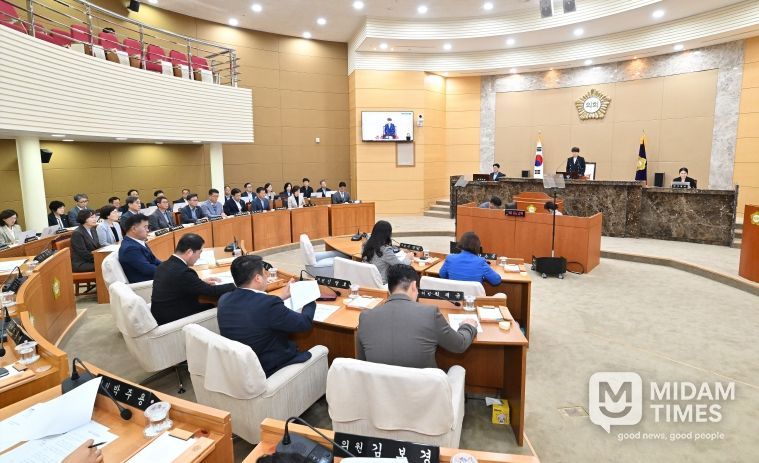 제321회 임시회 개회