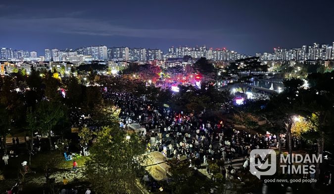 김포시는 지난 18일 한강중앙공원과 라베니체 일원에서 ‘2025 김포 라베니체 축제’를 개최했다.