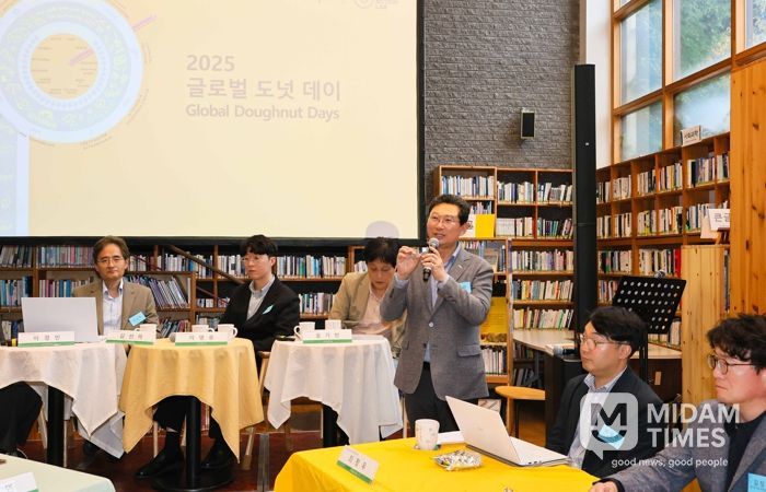 이상일 용인특례시장은 17일 '2025 글로벌 도넛 데이'에 참석해 인사말했다