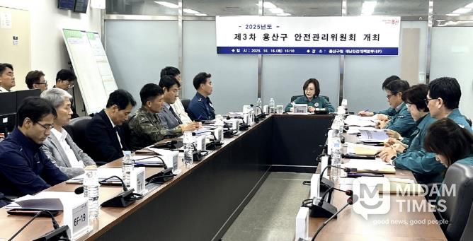 용산구는 안전한 핼러윈데이를 위해 지난 9월부터 용산경찰서·용산소방서· 등 유관기관과 3차례 회의를 거쳐 안전관리계획을 수립했다.