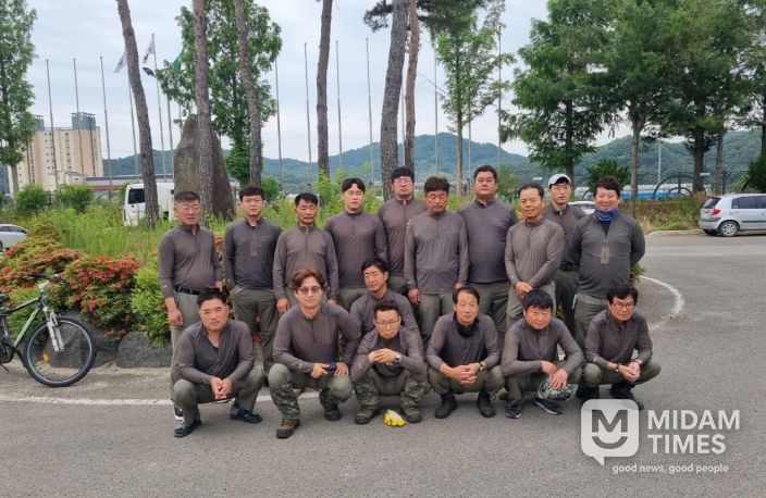 도로보수원 강창선 총괄 반장 외(총 인원 19명)