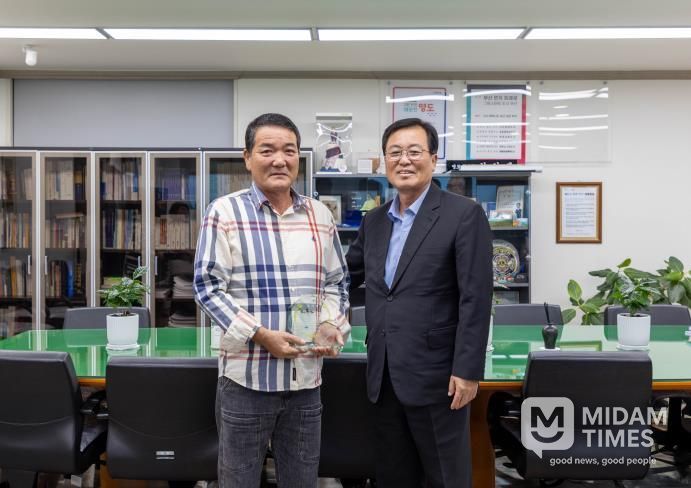 영도구, 화재 현장 구조 의인 감사패 전달