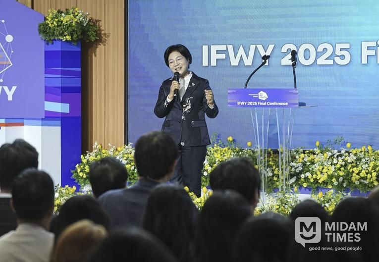 개막식에서 소감을 발표하는 김미경 은평구청장 모습