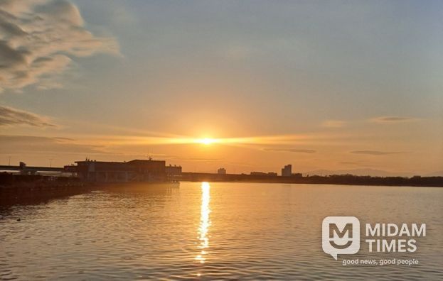 낙동강 생태탐방선에서 바라본 일몰