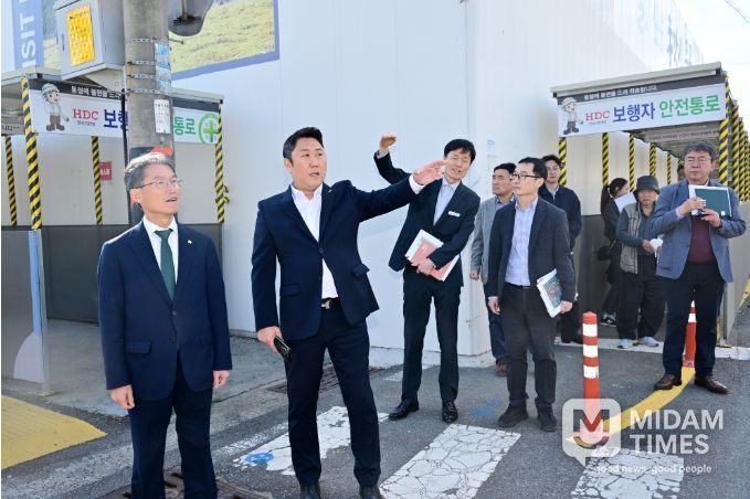 김종섭 부의장, 남외중학교 통학로 도보 점검