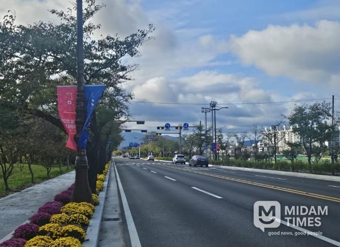 APEC 정상회의를 맞아 정비를 마친 경주 경감로 가로경관 전경