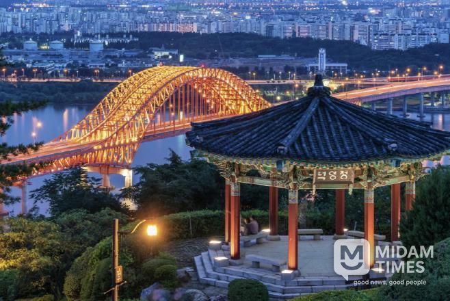 행주산성 정상에서 내려다본 한강과 방화대교