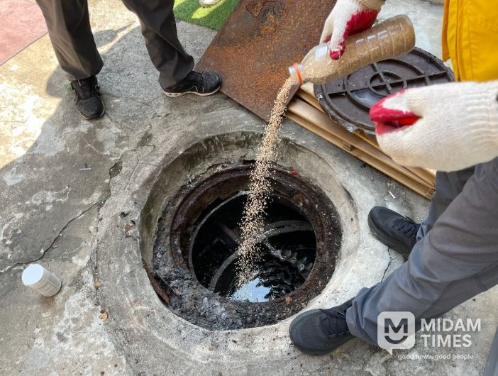 ‘모기와의 전쟁’ 동절기 정화조 모기유충 집중방제