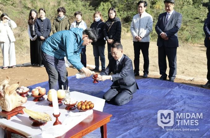 '선비의 길' 영남대로에서 수능합격을 기원하다... 상주 목가리 석조관세음보살입상 합격기원제 열려