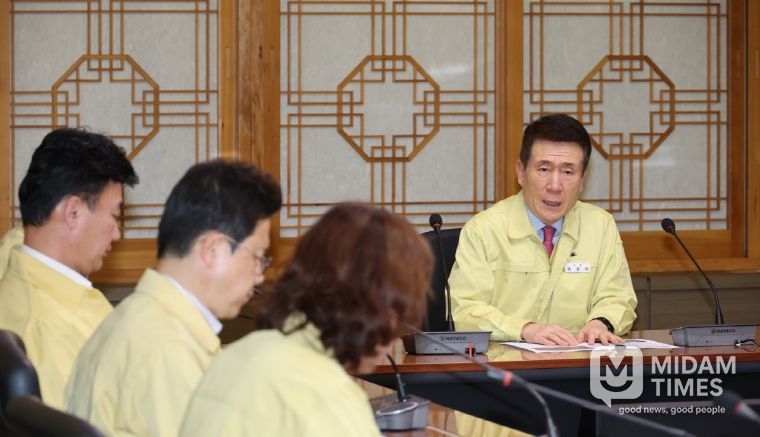 포항시는 5일 포스코 포항제철소 사고에 따른 긴급 대책회의를 긴급 소집했다.