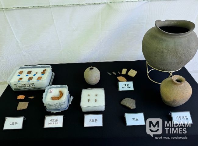 지난 5일 신학동고분군 발굴 현장에서 이뤄진 현장보고회