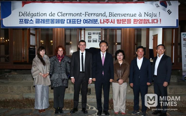 프랑스 클레르몽페랑의 제롬 오슬랑데르 부시장(왼쪽 세 번째)을 비롯한 3명으로 구성된 행정대표단이 3일간 나주를 공식 방문했다.