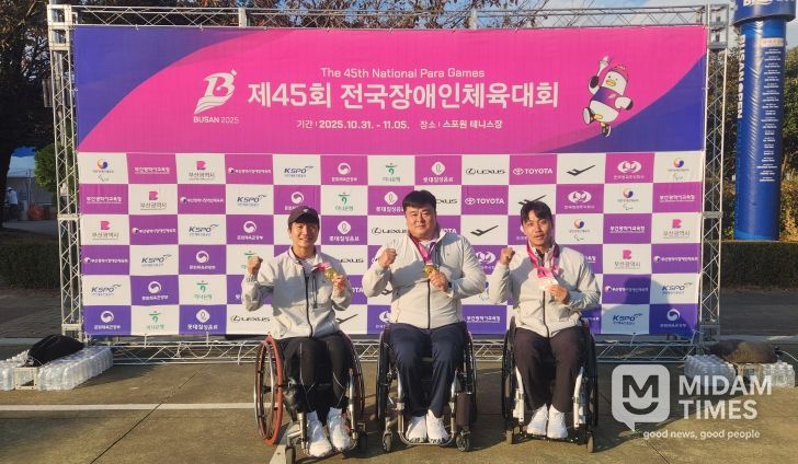 달성군 휠체어테니스단 전국장애인체전 7연패 사진(좌측부터 한성봉, 오상호, 조수환 선수)