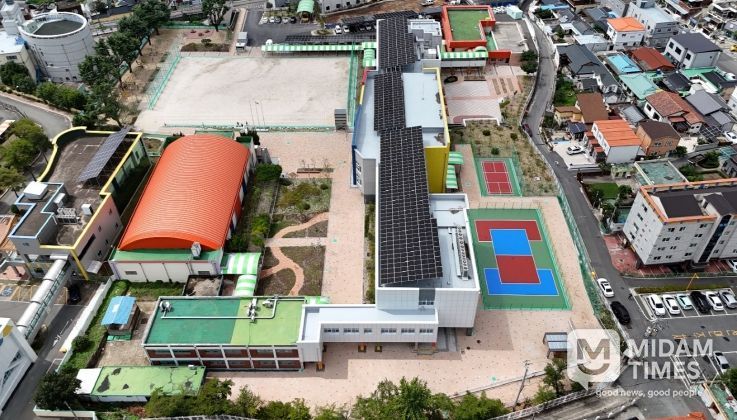 창녕초 본관동 전경