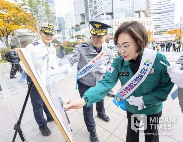 박희영 용산구청장, 교통법규 위반 근절 캠페인 동참