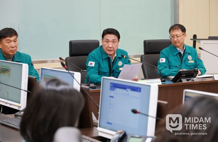 정영철 영동군수 재난안전대책상황실 비상근무 직원들 노고 격려