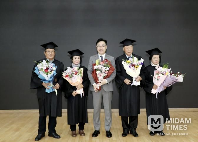 하동군, 제32기 노인대학·제9기 노인대학원 수료식 성황리 개최