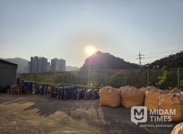 폐수도계량기 및 부속자재 사진