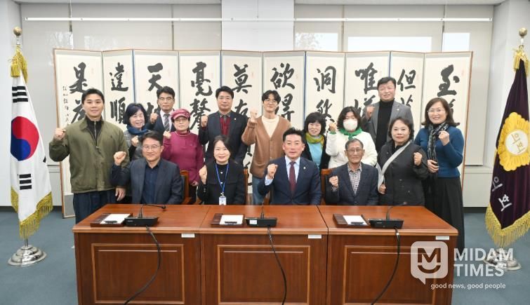 진주시의회 기획문화위, 진주공예창작지원센터 이관 간담회 개최