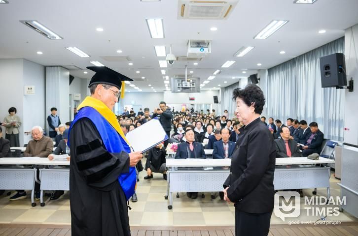 대한노인회 남해군지회 부설노인대학 제24기 수료식 개최
