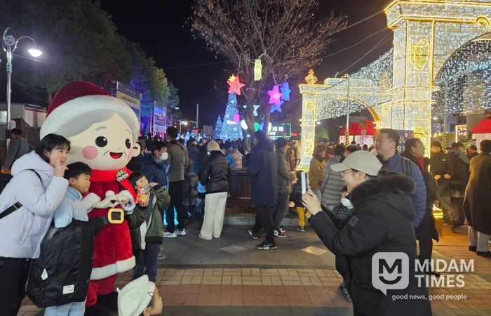 ‘2025 럭키칠곡 크리스마스 마켓’성료