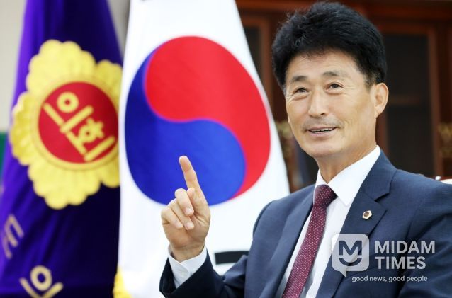 이양섭 제12대 의회 후반기 의장