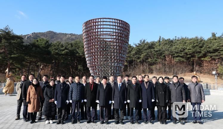 충남도의회, 충혼탑 참배로 병오년 시작