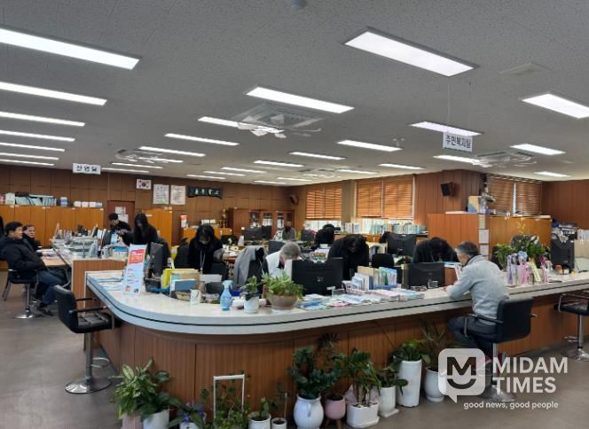 청도군 각남면, 2026년 병오년 새해 첫 업무 시작 “친절과 밝은 미소로 내방객 맞아”