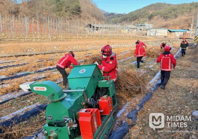 영농부산물 파쇄 작업