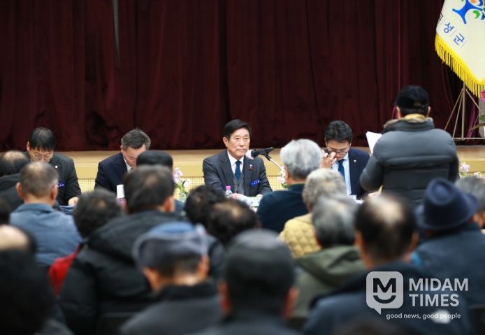 전남 곡성군이 지역민들과 소통을 위한 군민과의 대화 및 기본소득 설명회를 추진하고 있다.