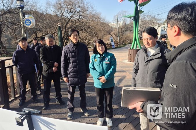 울산시의회 문화복지환경위원회 이영해 의원은 16일 오전 남구 지역의 생활밀착형 주요 현안사업들이 차질 없이 추진되고 있는지 확인하기 위한 현장점검을 실시했다.