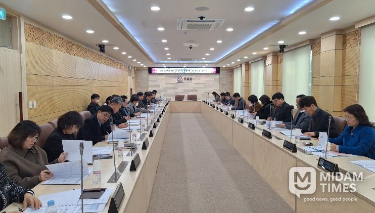 홍천군, ‘비상경제대책추진단’ 가동 1차 회의 개최... 민생경제 회복 위한 긴급 대응 본격화